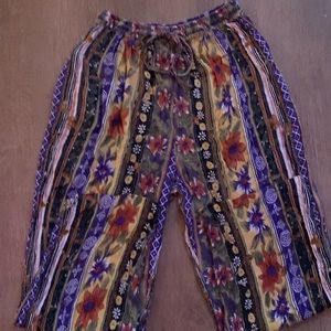 Colorful floral printed pants! Drawstring waist has pockets. Great condition!
